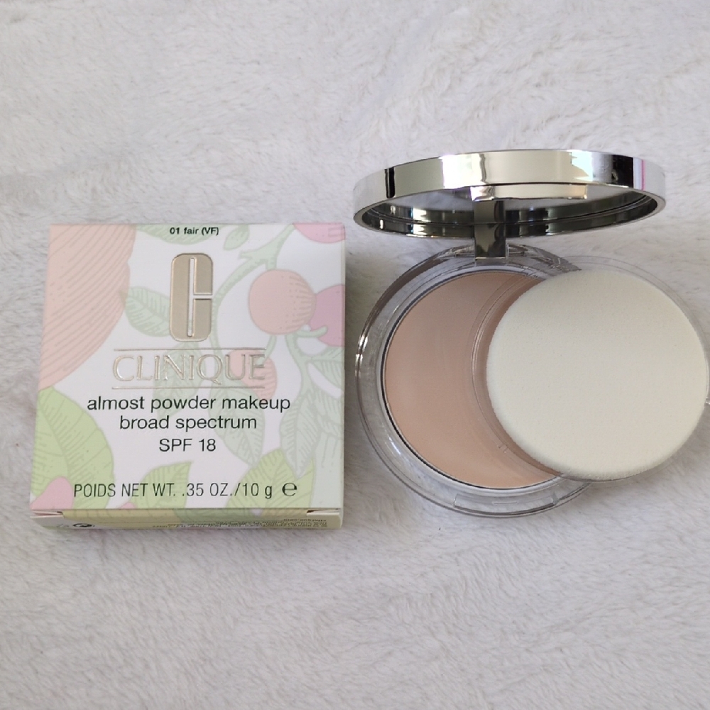 Clinique Almost Powder Makeup SPF 18 - Fair Shade